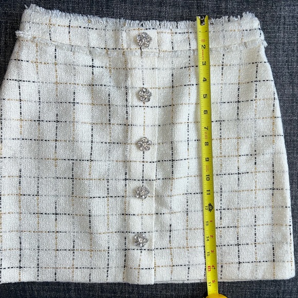 TOP SHOP tweed skirt with sparkly button detail - Picture 4 of 5